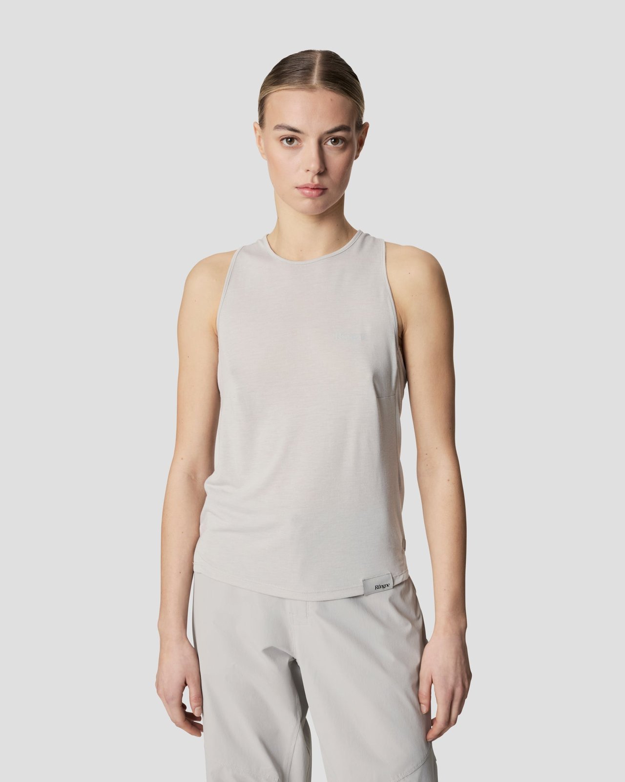 rungne_modelshot_womens-sloper-tank-top_pos01_oyster-mushroom