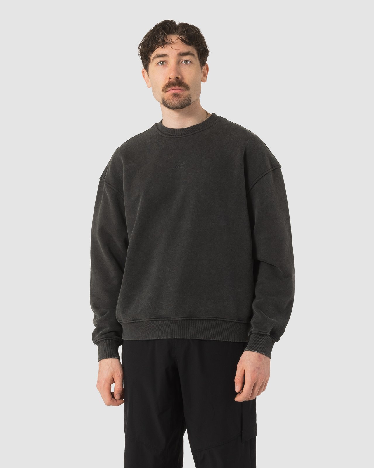 rungne_packshot_project-crewneck_012