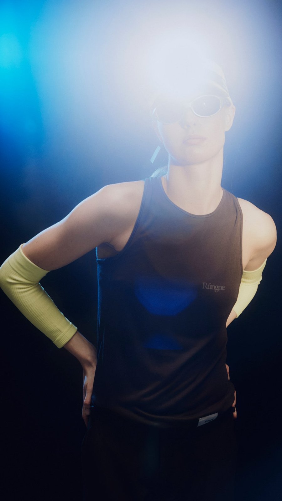 rungne_modelshot_womens-sloper-tank-top_pos10_forged-iron