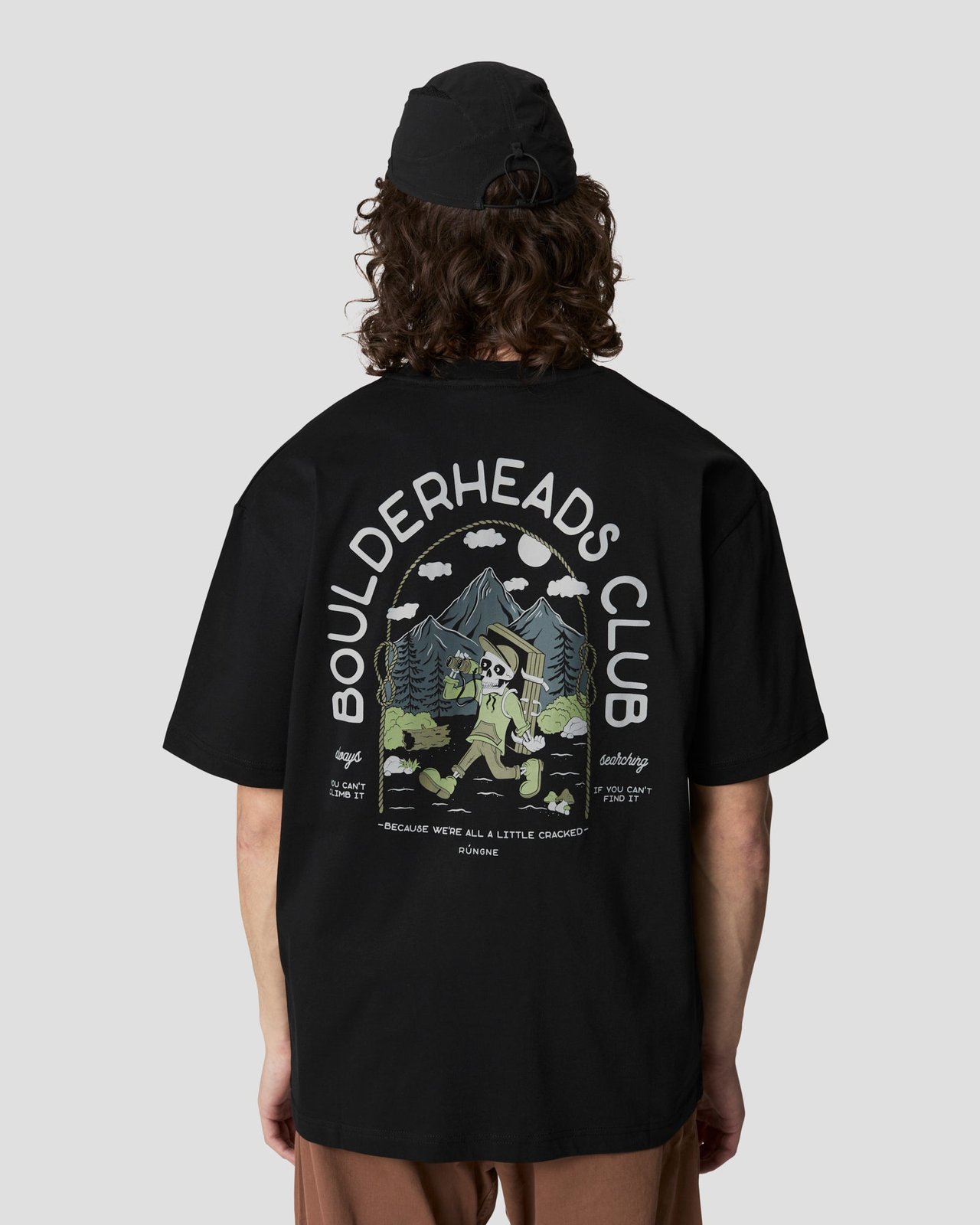rungne_modelshot_boulderheads-tee-oversized-fit_pos01_black