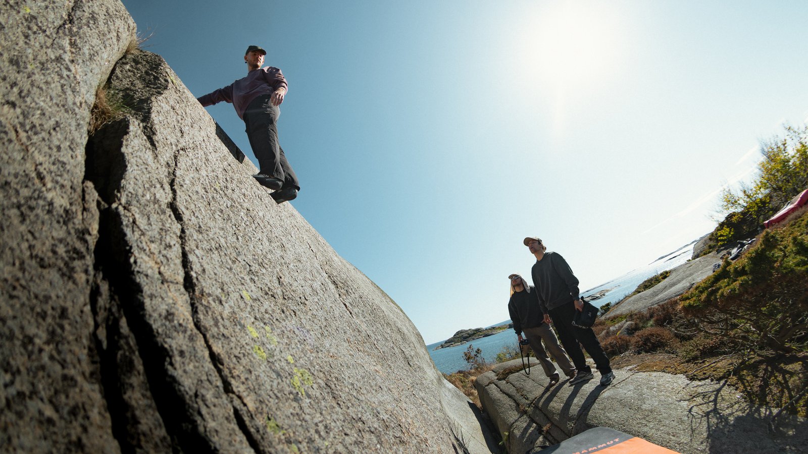 rungne_lifestyle_magdust-pro-chalk--harness-wideleg-pants--craft-chalk-bag_001