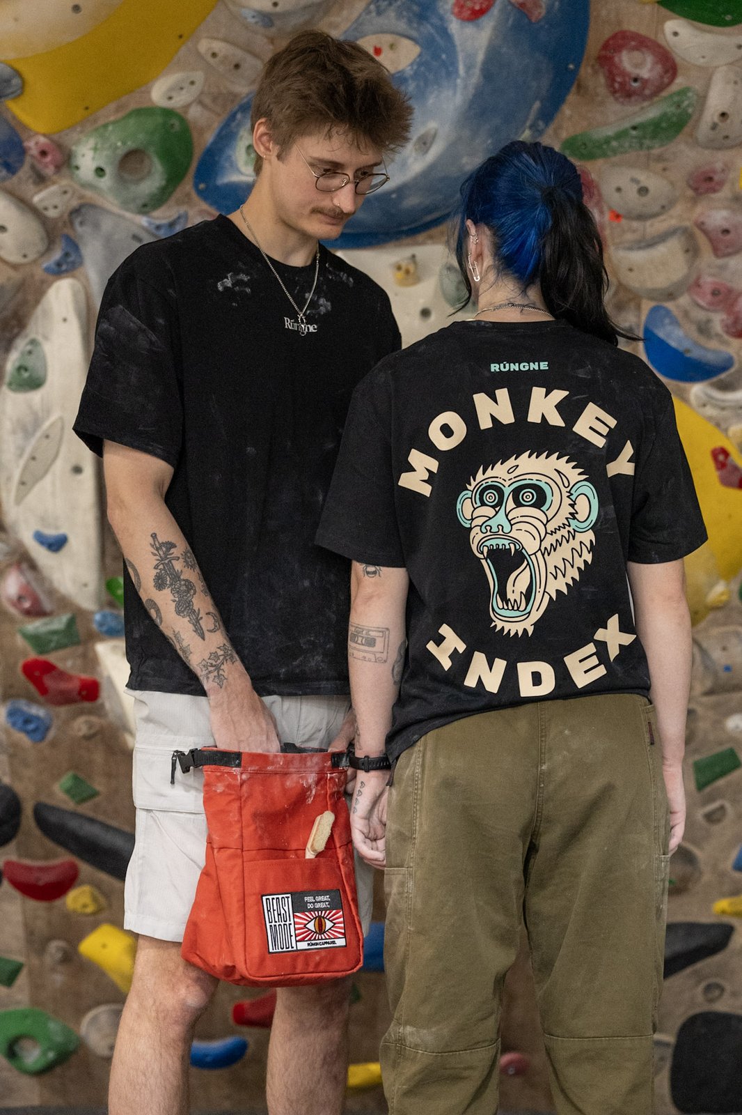 rungne_lifestyle_flow-shorts--monkey-index-tee-regular-fit--beast-mode-chalk-bucket_017