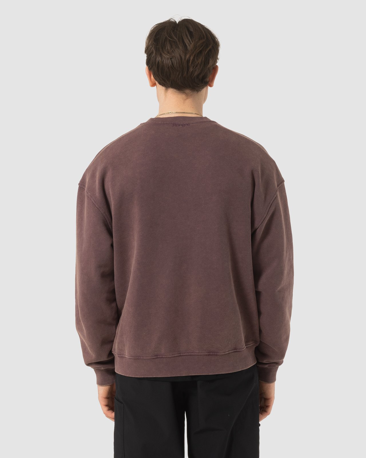 rungne_packshot_project-crewneck_011