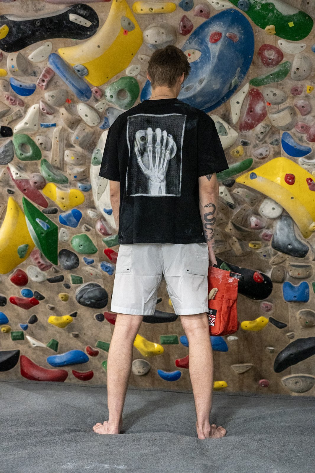 rungne_lifestyle_flow-shorts--beast-mode-chalk-bucket--x-ray-tee_006