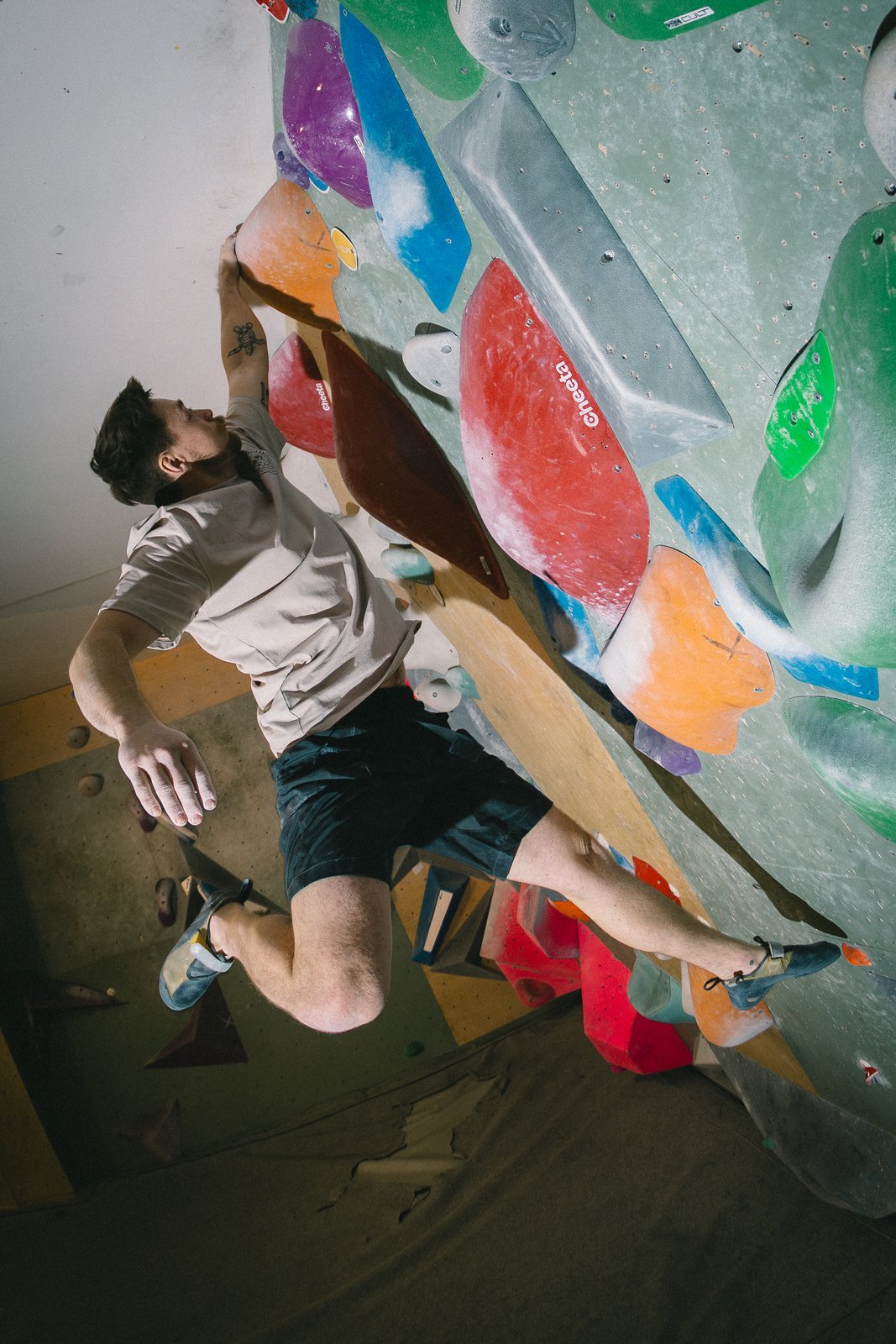 rungne_lifestyle_flow-shorts--boulderheads-tee_001