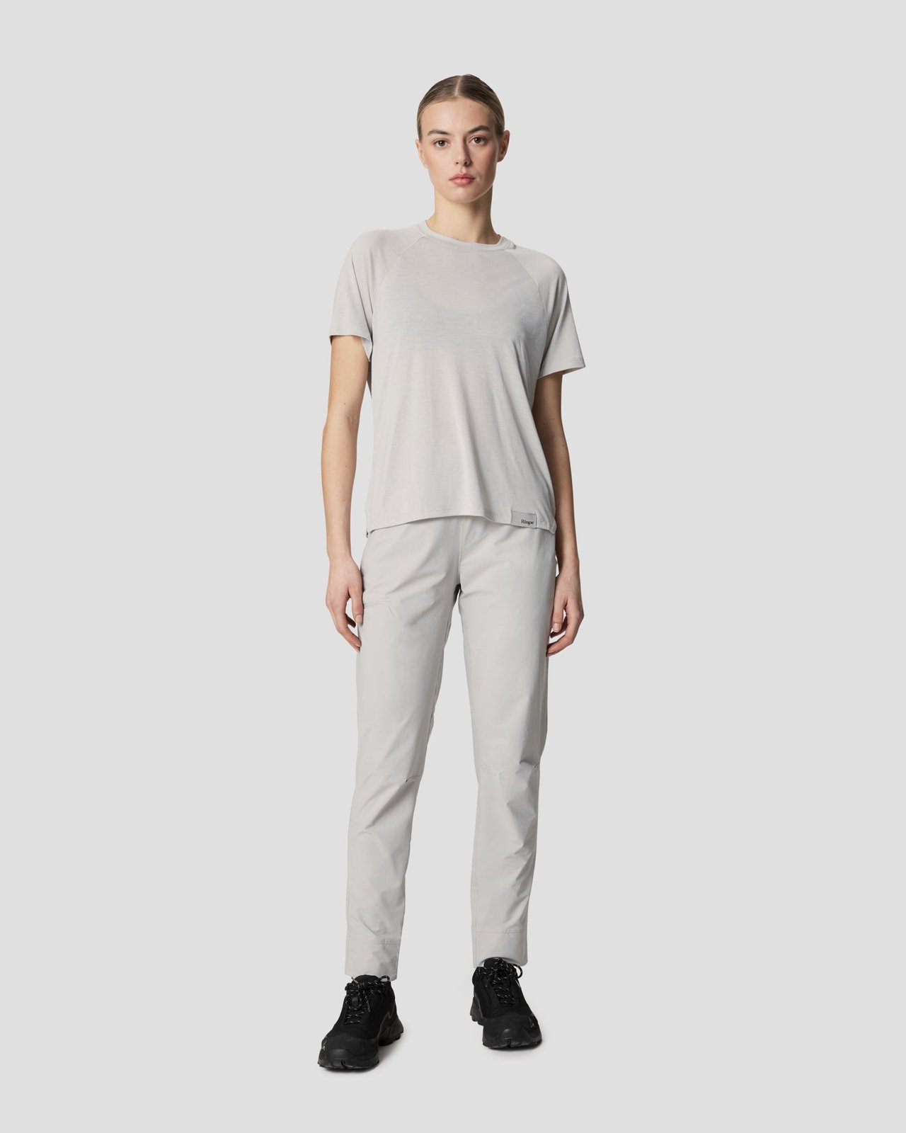 rungne_modelshot_womens-sloper-tee_pos12_oyster-mushroom