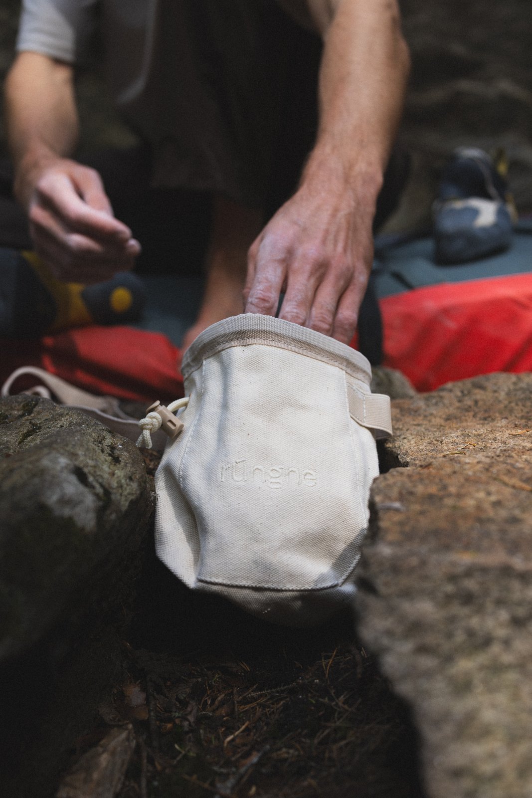 rungne_lifestyle_natural-chalk-bag_001