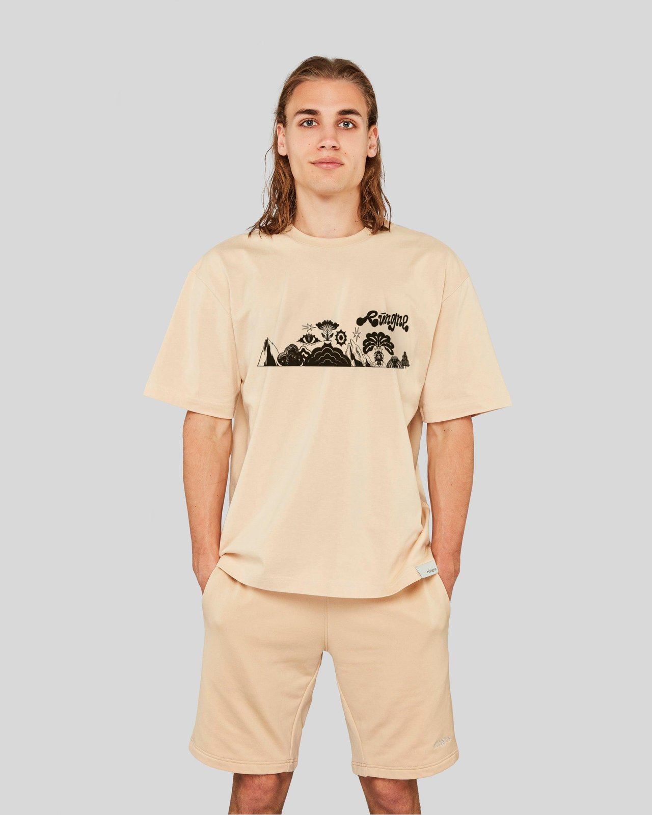 rungne_modelshot_ledge-legend-tee_pos02