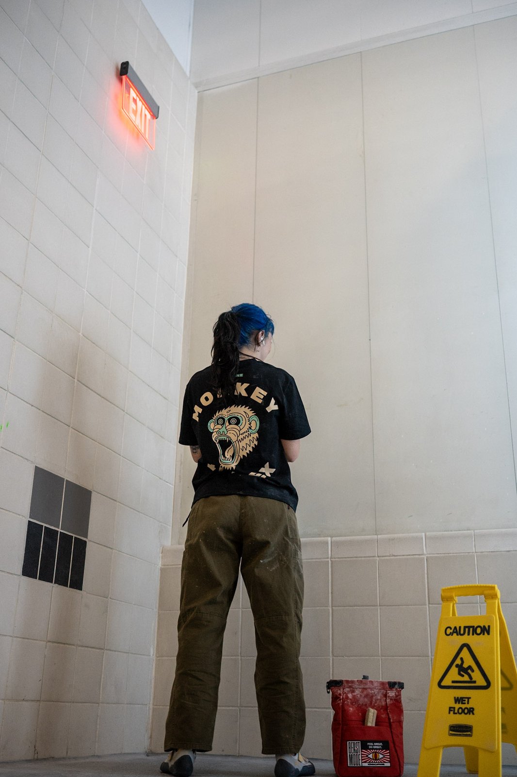 rungne_lifestyle_monkey-index-tee-regular-fit--beast-mode-chalk-bucket_008