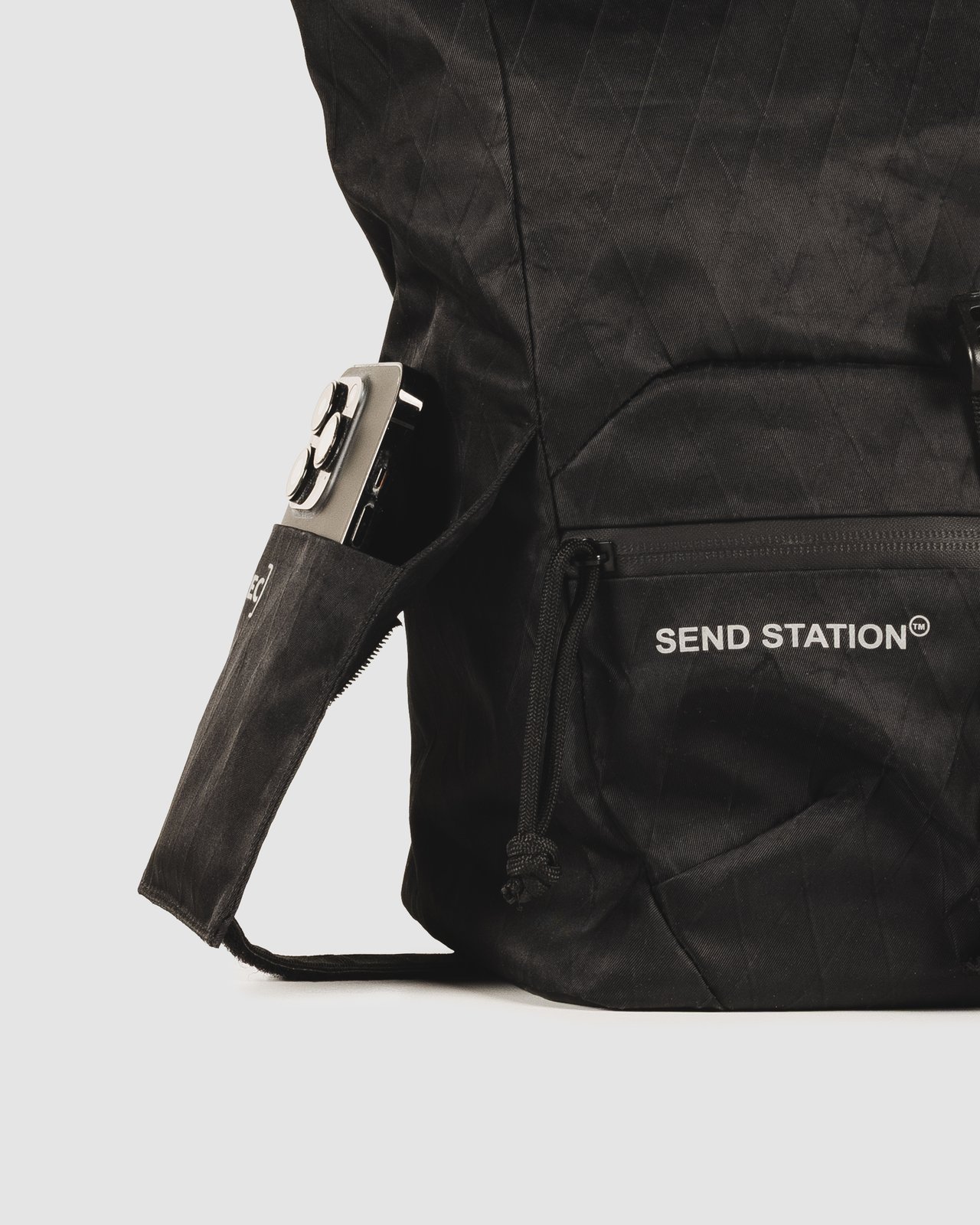 PACKSHOT_SEND-STATION