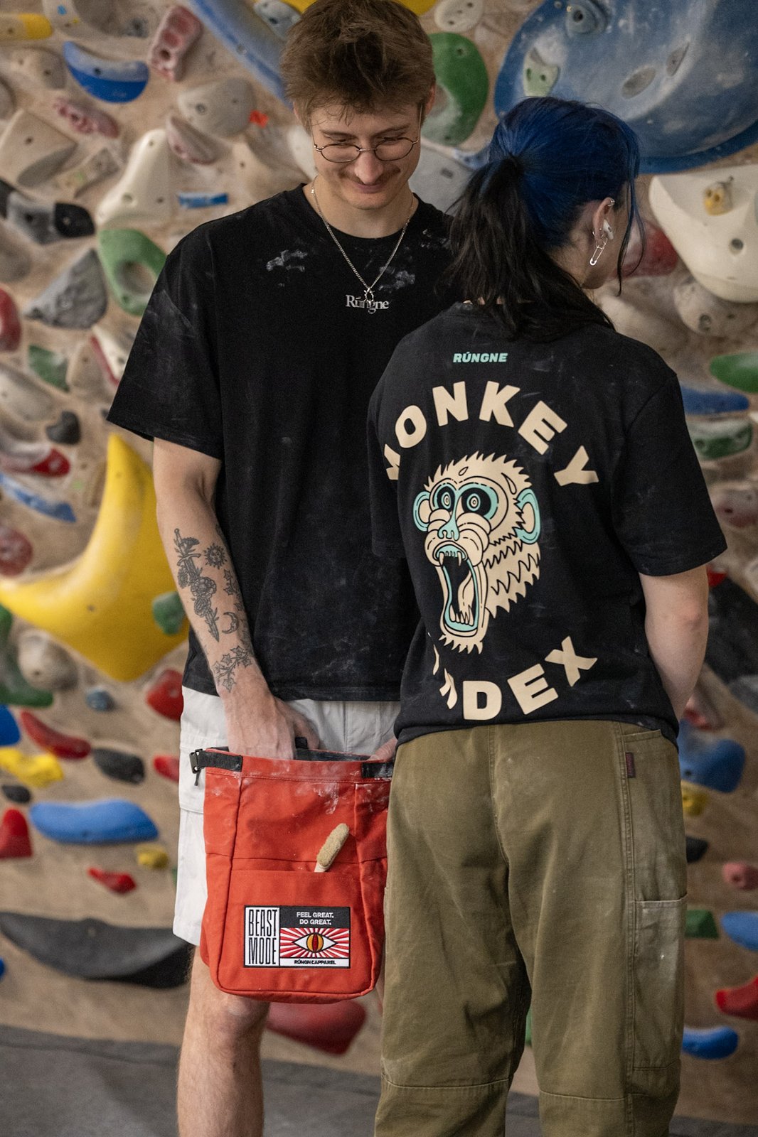rungne_lifestyle_flow-shorts--monkey-index-tee-regular-fit--beast-mode-chalk-bucket_019