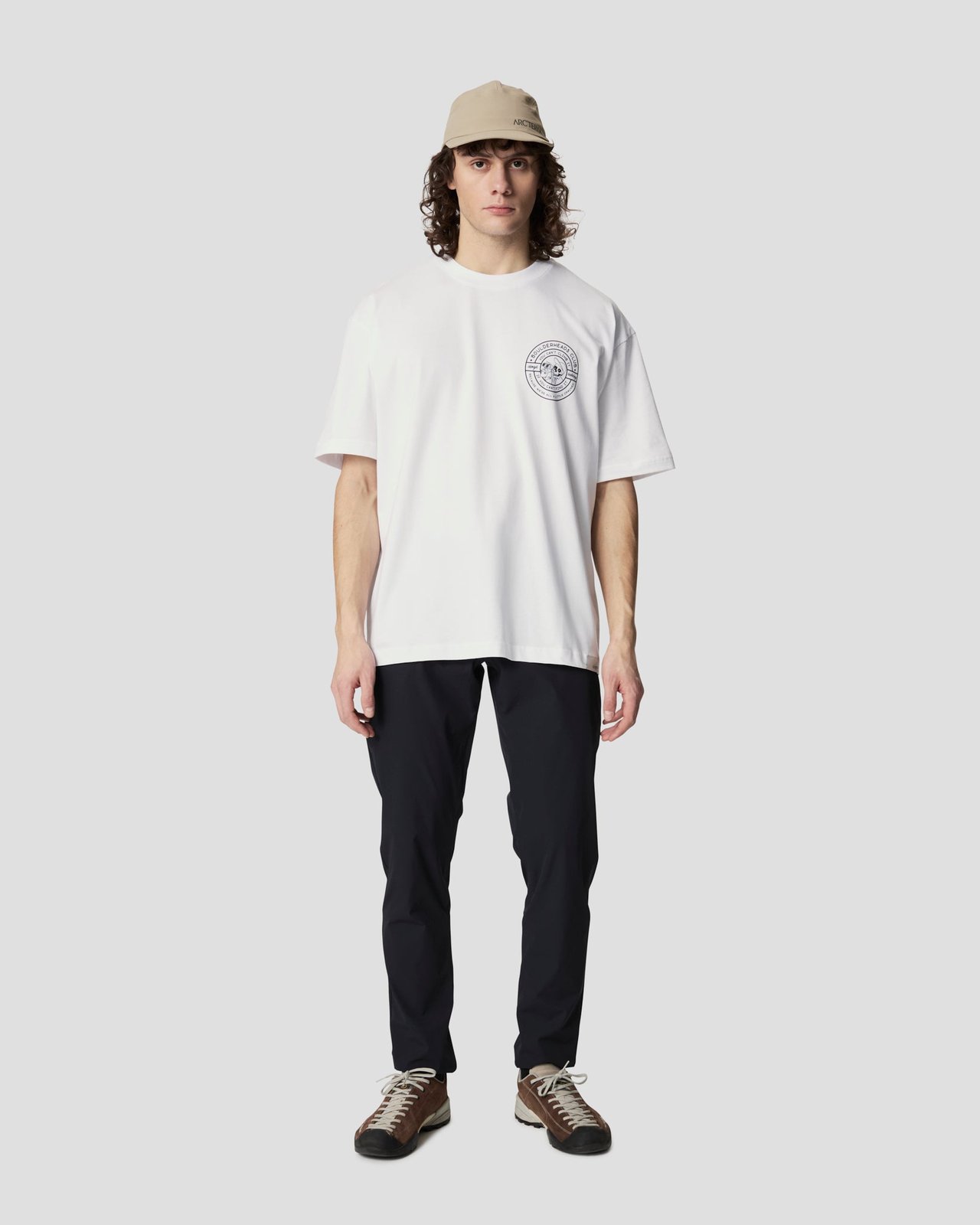 rungne_modelshot_boulderheads-tee-oversized-fit_pos09_white