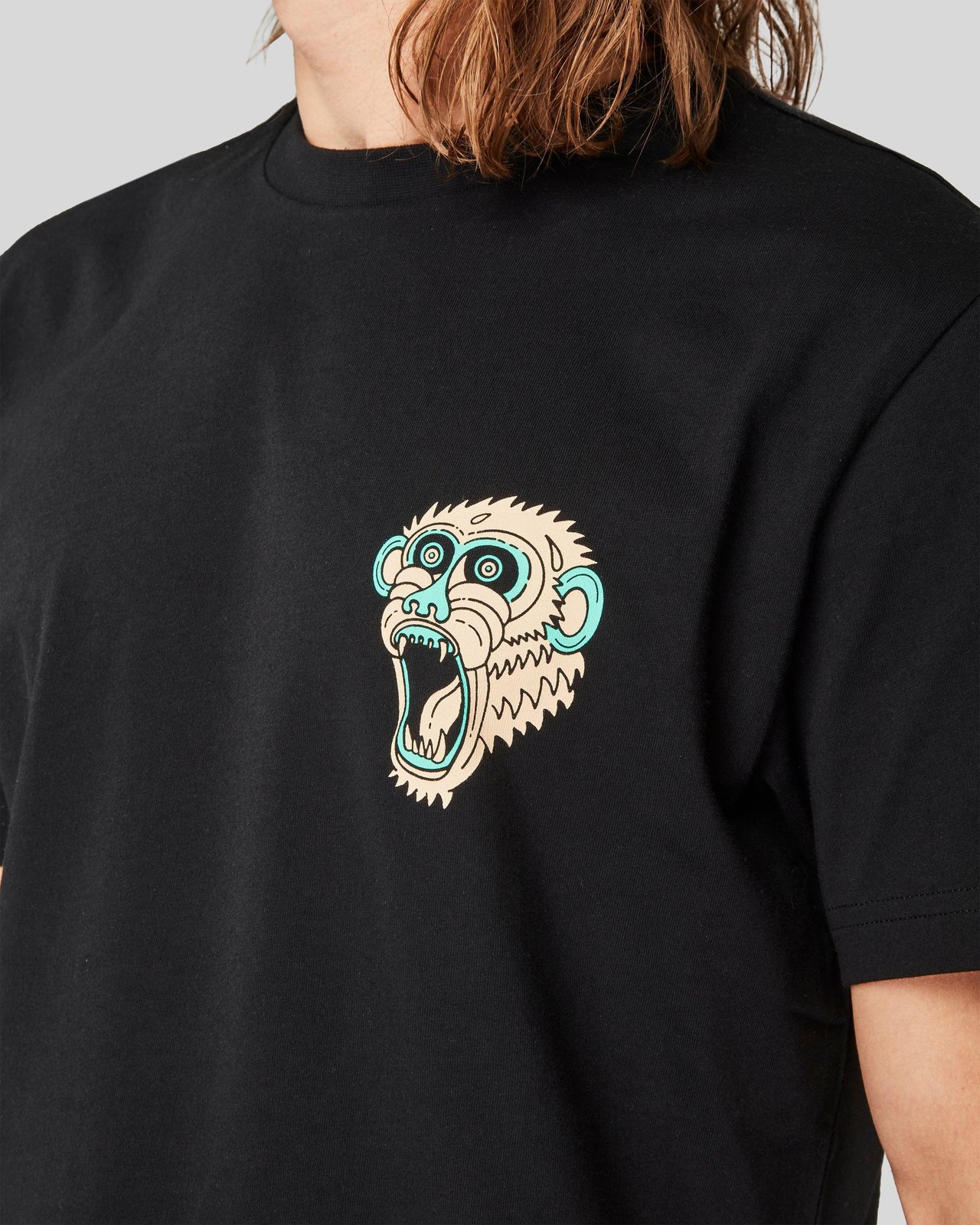 rungne_modelshot_monkey-index-tee_pos01