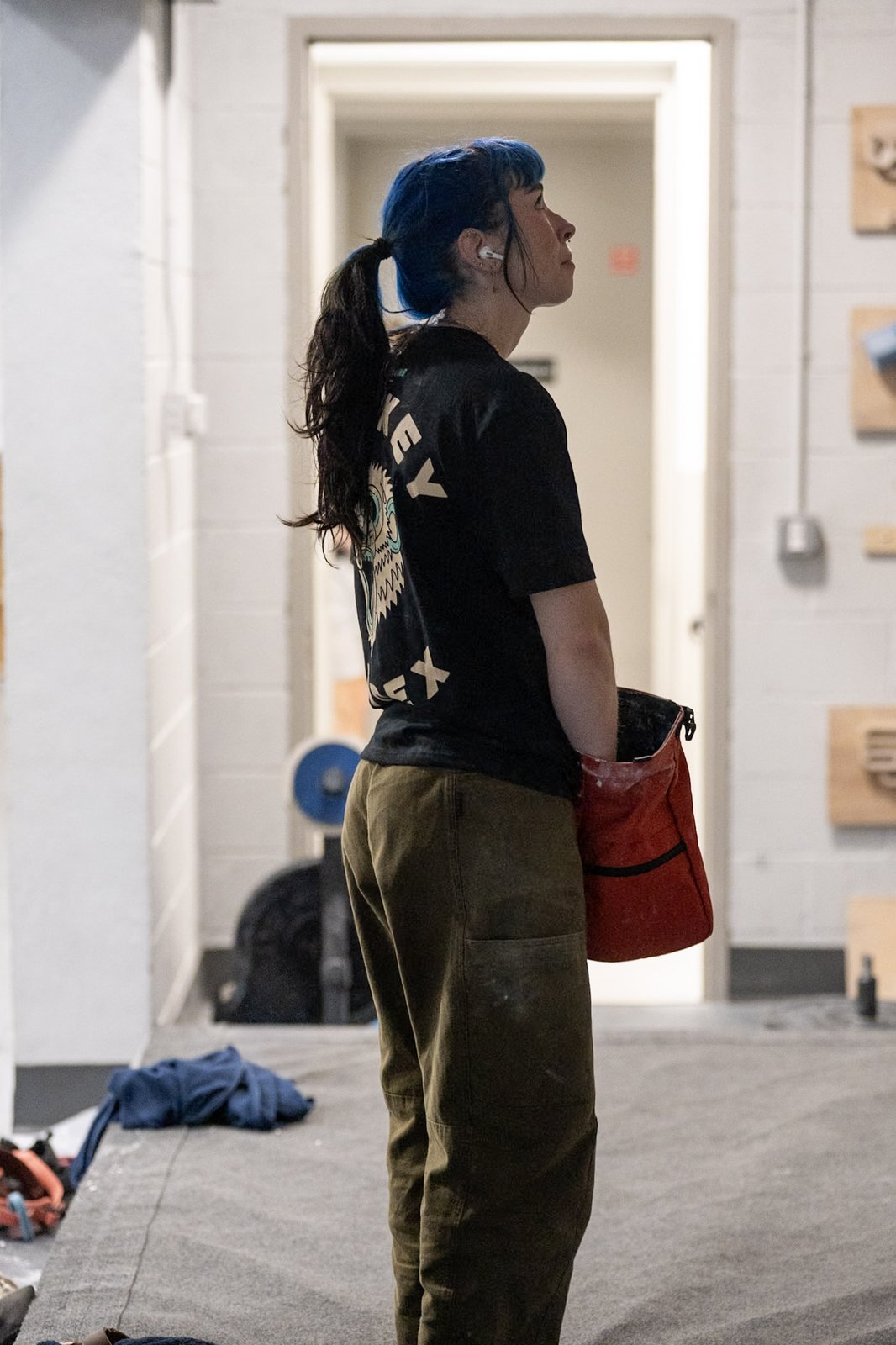 rungne_lifestyle_monkey-index-tee-regular-fit--beast-mode-chalk-bucket_003
