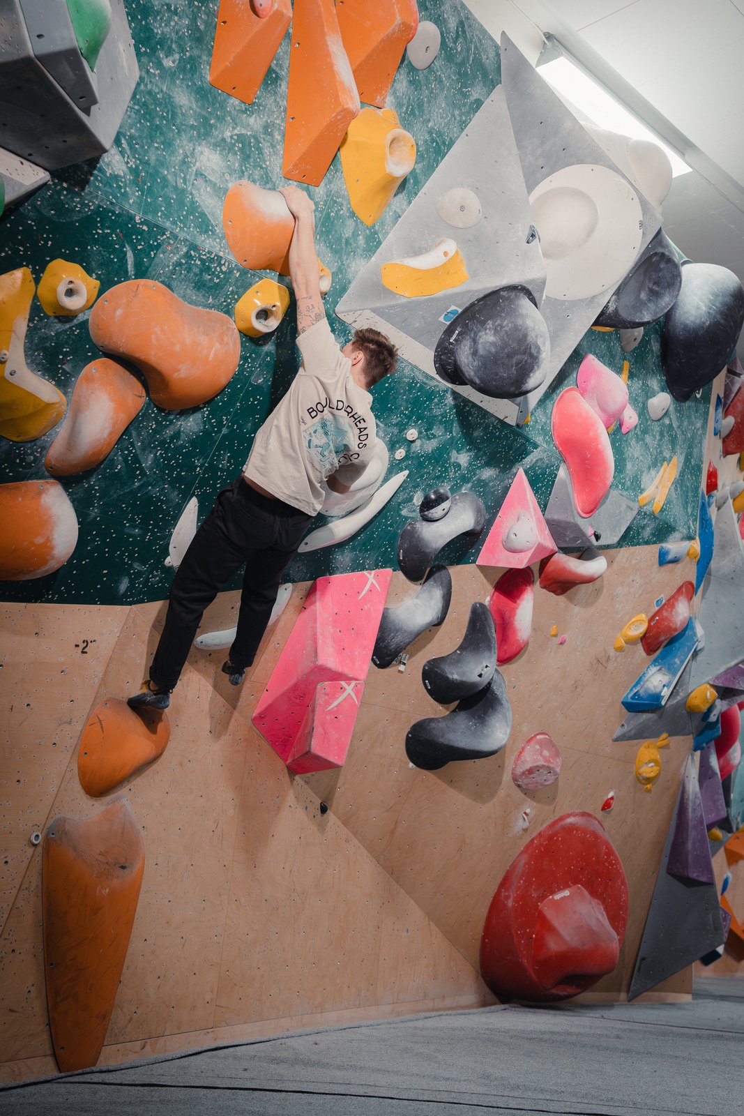 rungne_lifestyle_highballer-original-pants--boulderheads-tee_001