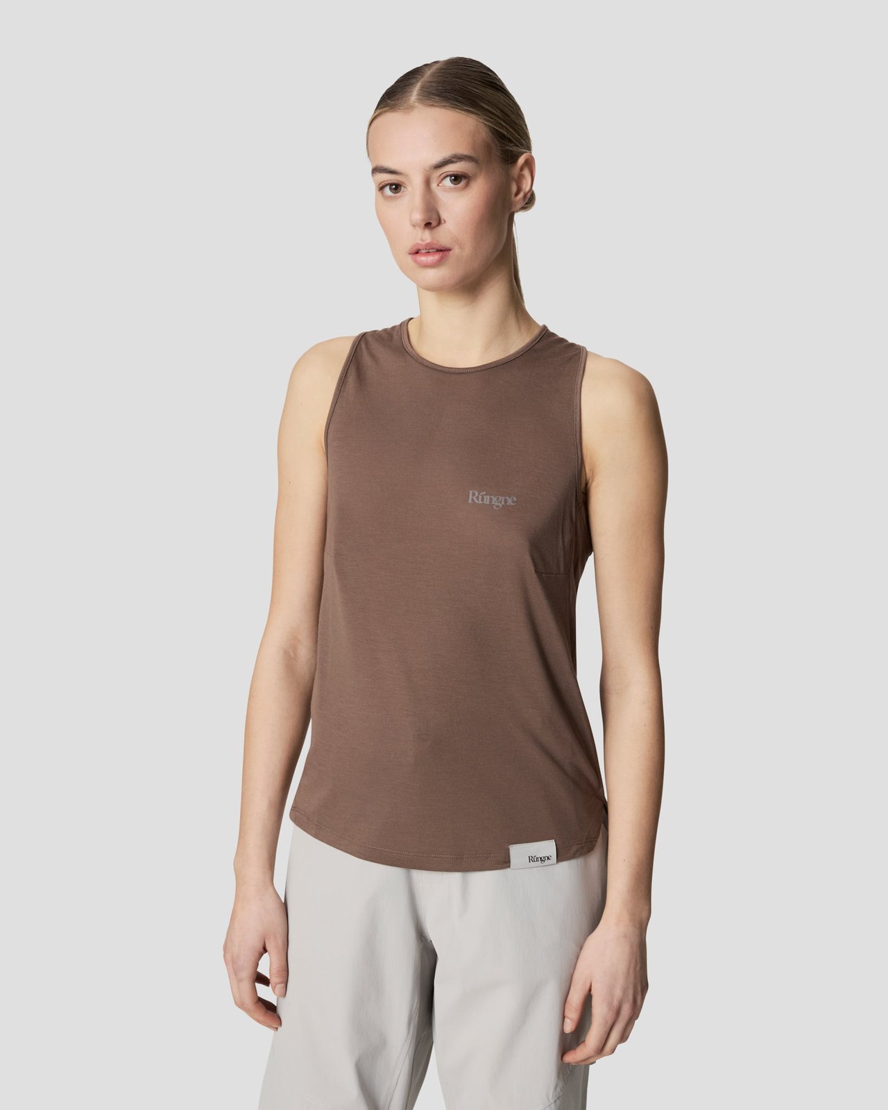 rungne_modelshot_womens-sloper-tank-top_pos09_bungee-cord