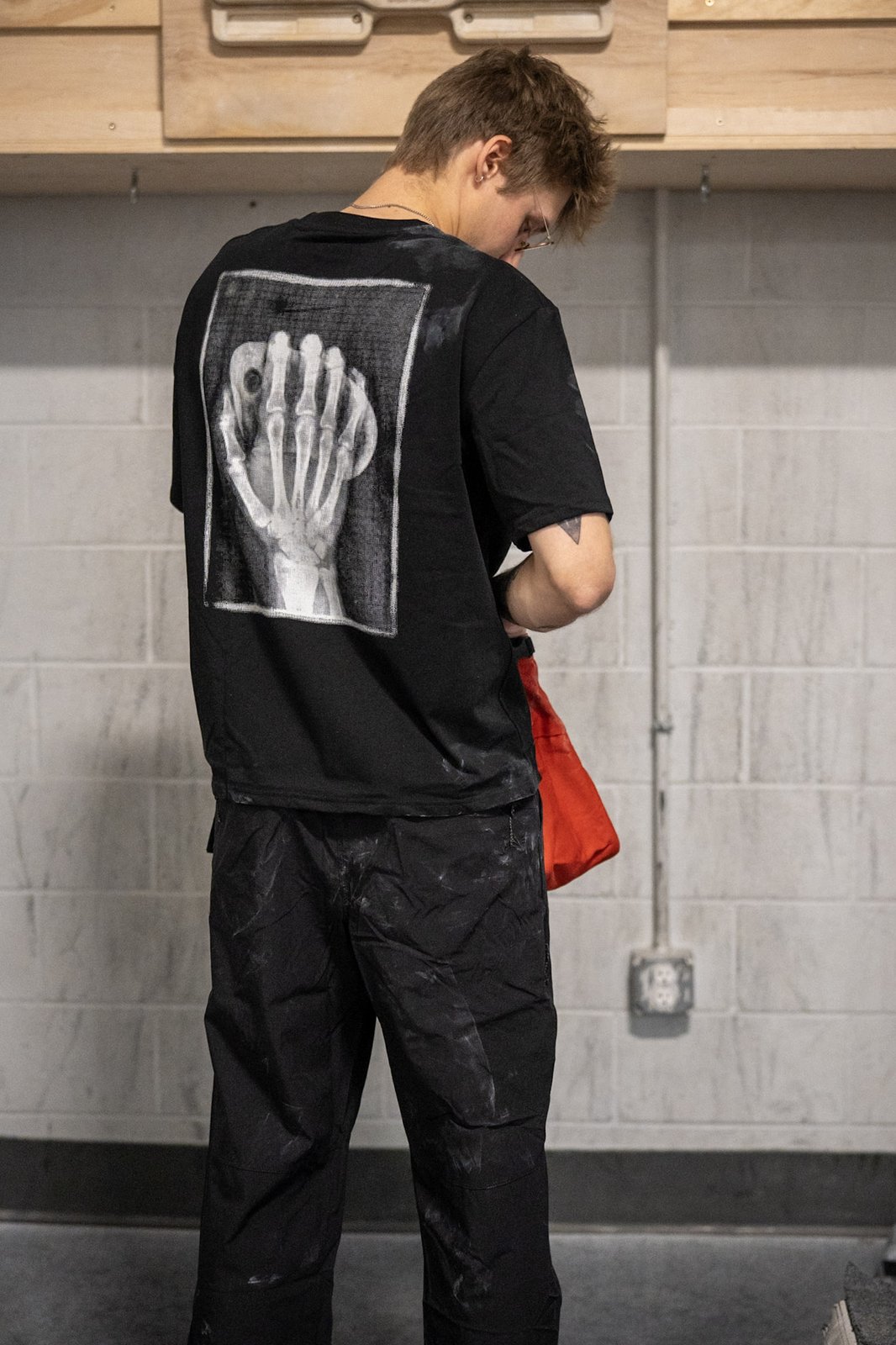rungne_lifestyle_harness-wideleg-pants--beast-mode-chalk-bucket--x-ray-tee_037