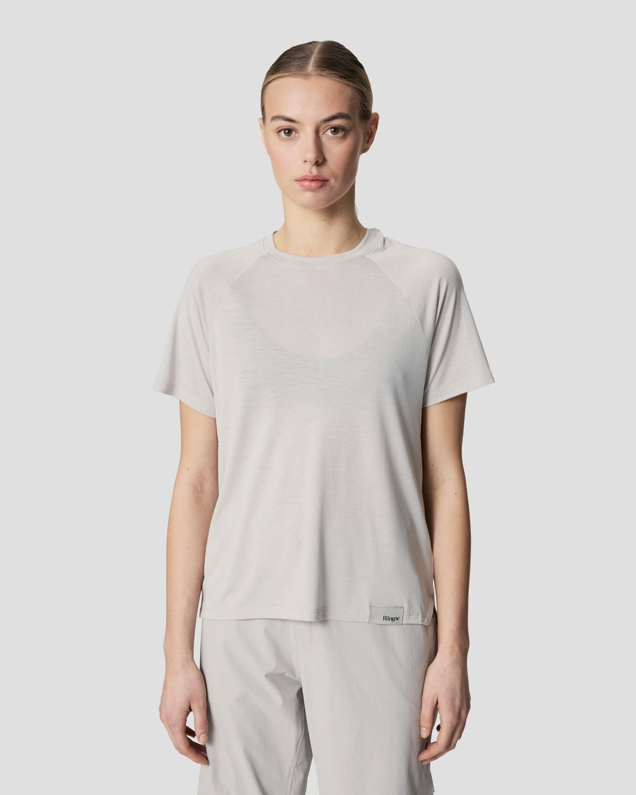 rungne_modelshot_womens-sloper-tee_pos14_oyster-mushroom