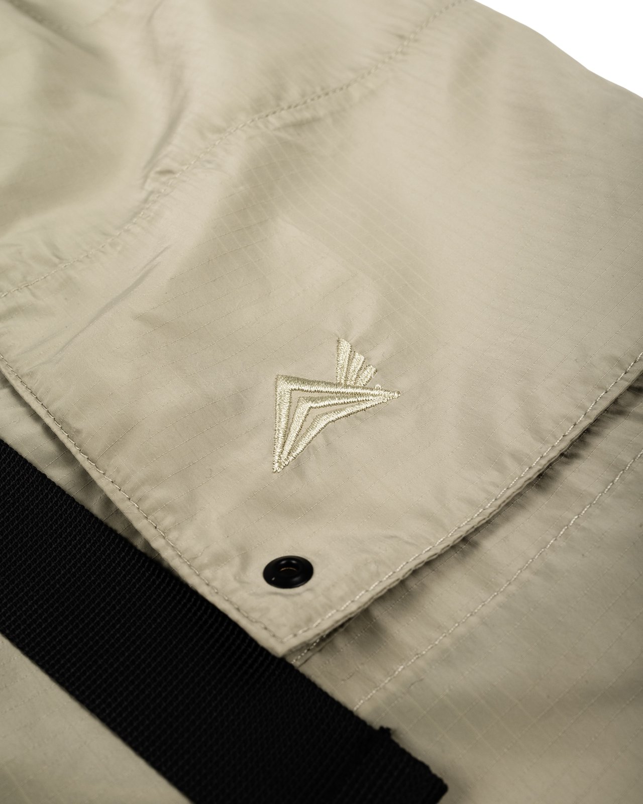 rungne_packshot_flow-shorts_002