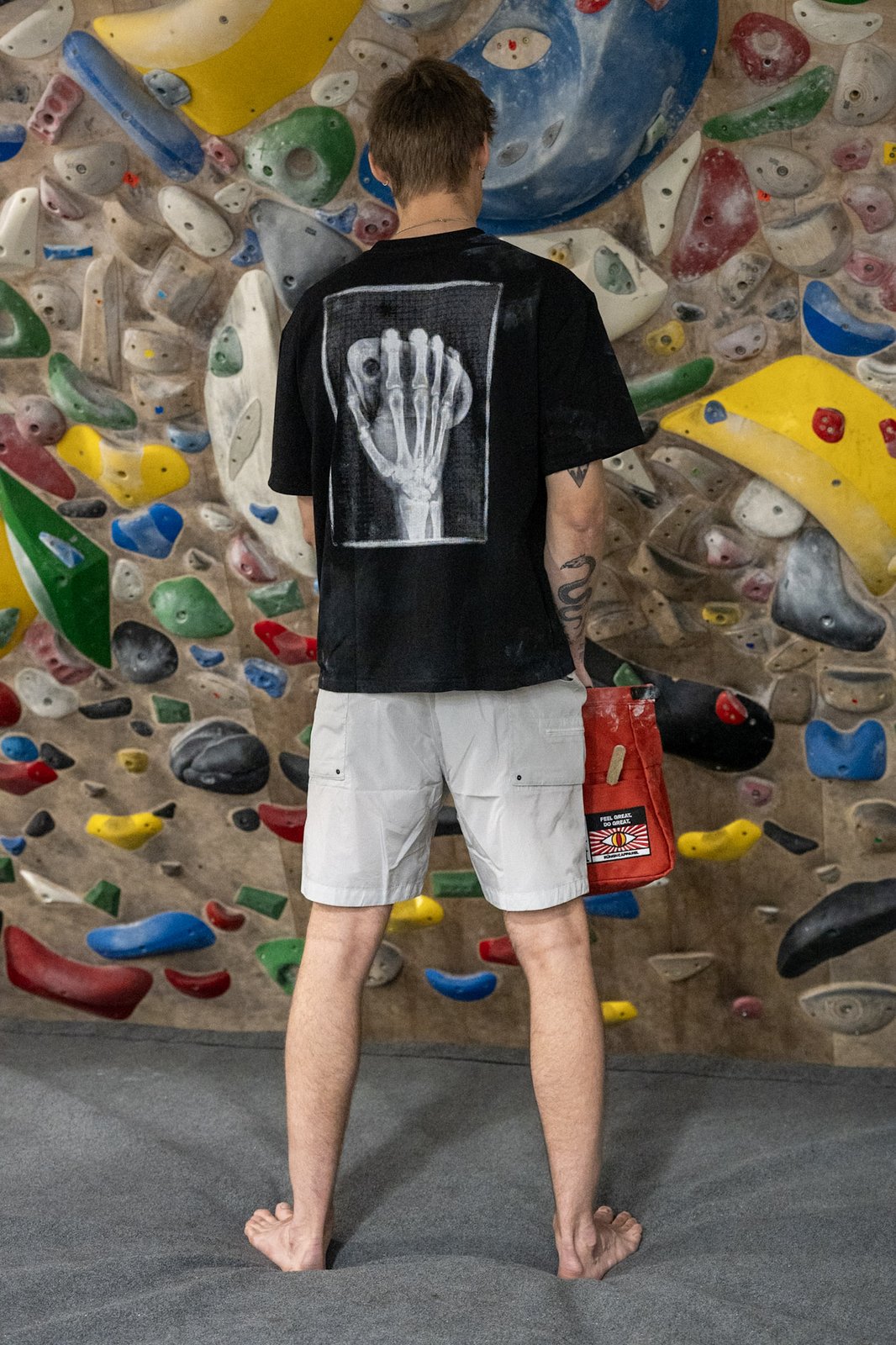 rungne_lifestyle_flow-shorts--beast-mode-chalk-bucket--x-ray-tee_003