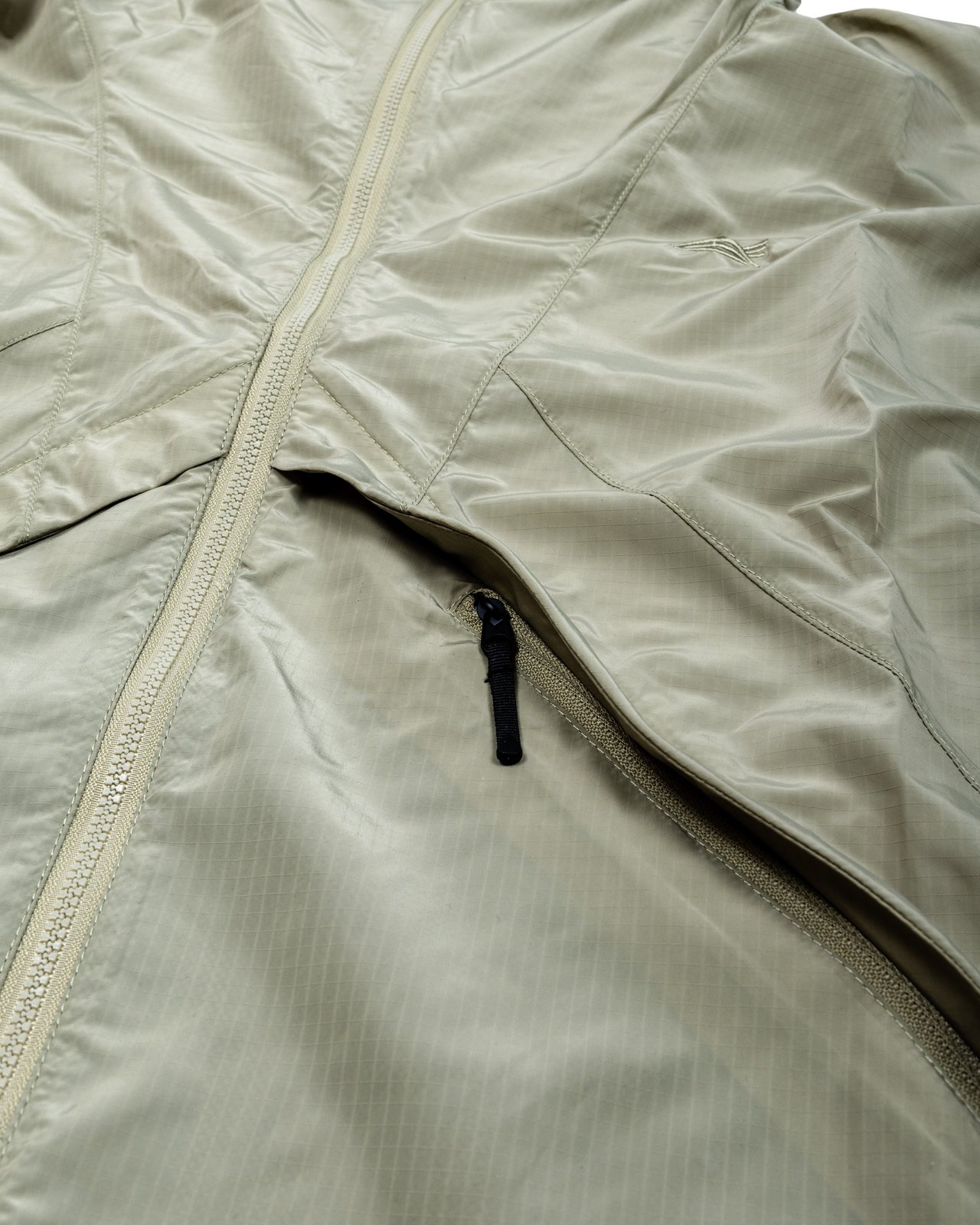 rungne_packshot_flow-jacket_001