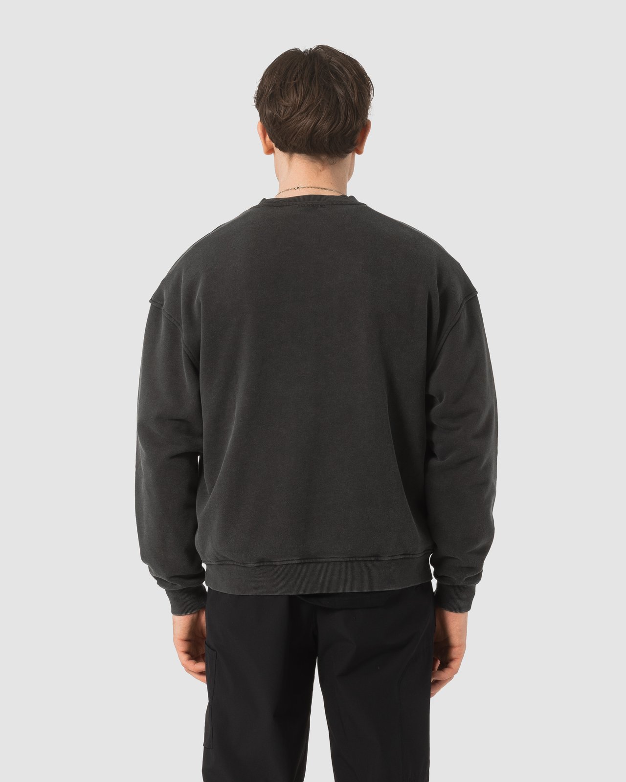 rungne_packshot_project-crewneck_013