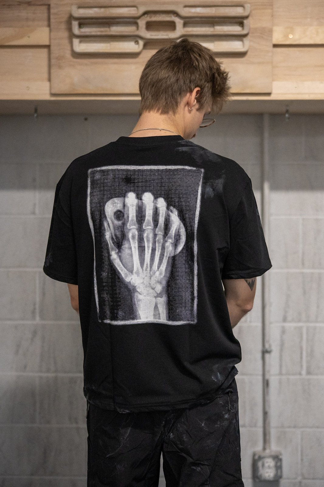 rungne_lifestyle_harness-wideleg-pants--beast-mode-chalk-bucket--x-ray-tee_035