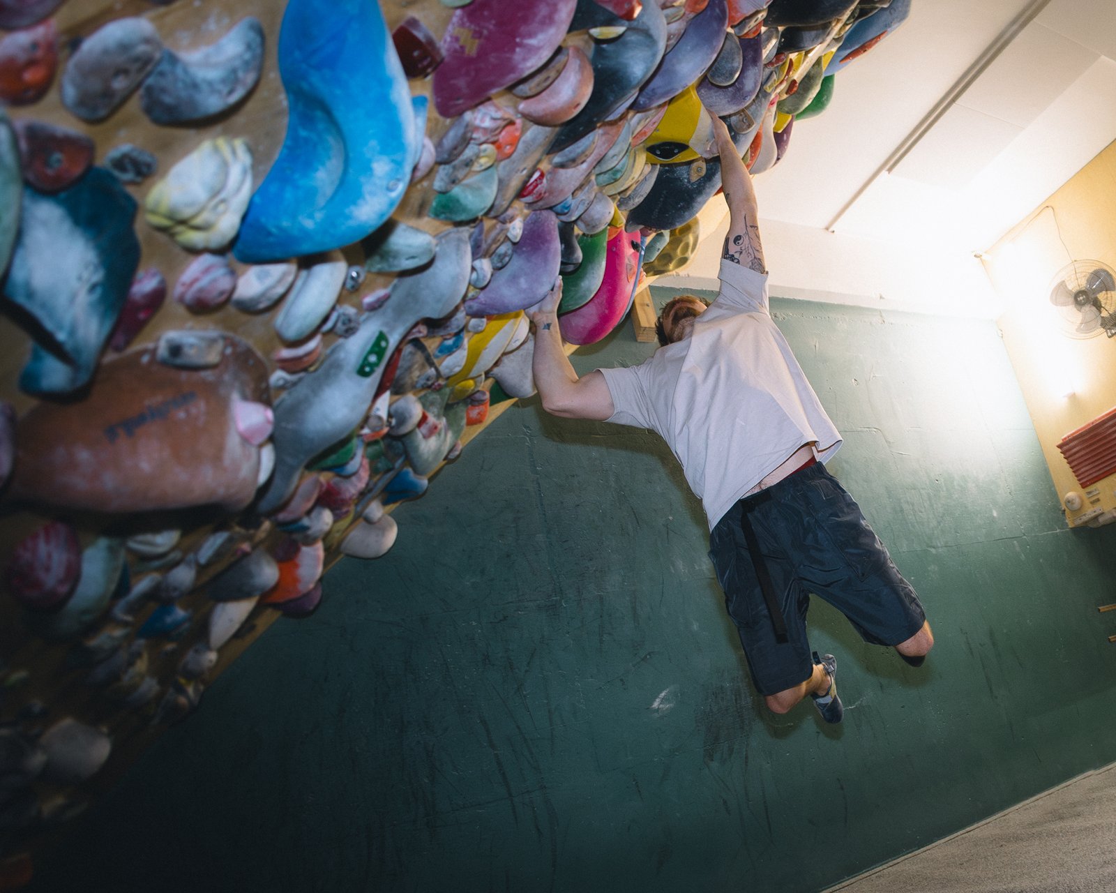 rungne_lifestyle_flow-shorts--boulderheads-tee_003