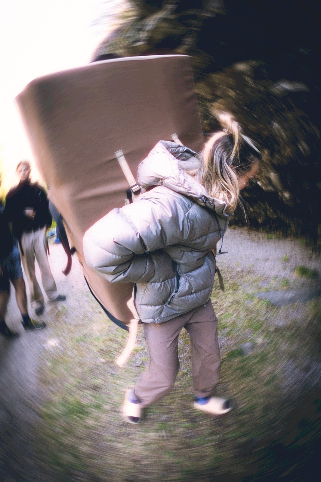 rungne_lifestyle_harness-wideleg-pants--belay-down-jacket