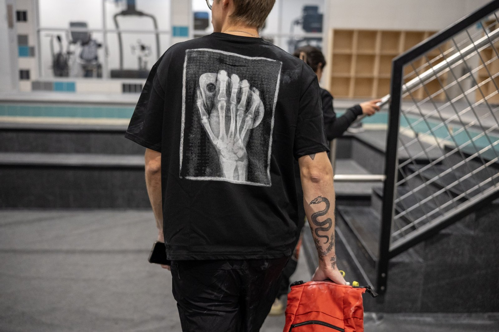 rungne_lifestyle_harness-wideleg-pants--beast-mode-chalk-bucket--x-ray-tee_001