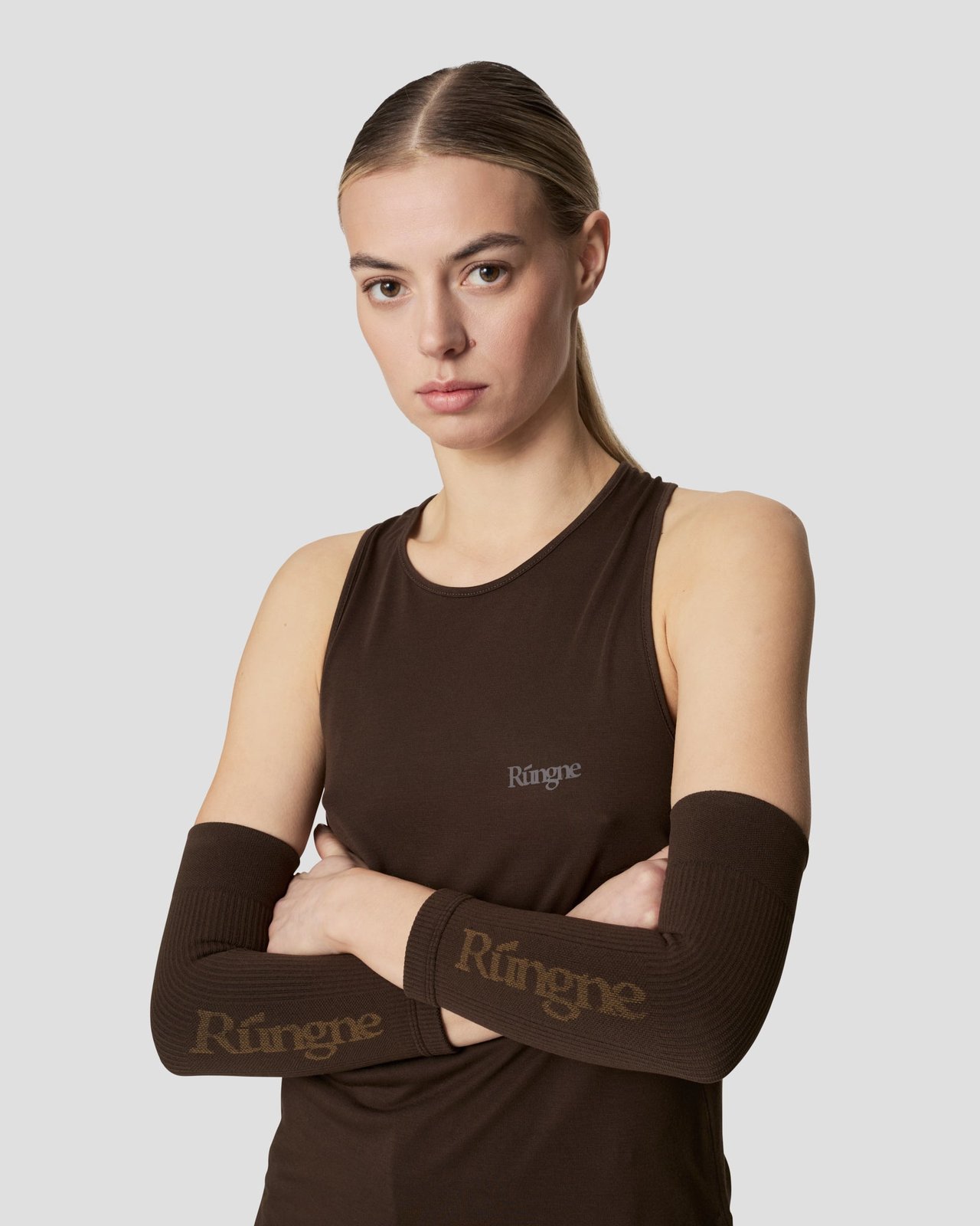 rungne_modelshot_womens-sloper-tank-top_pos07_forged-iron