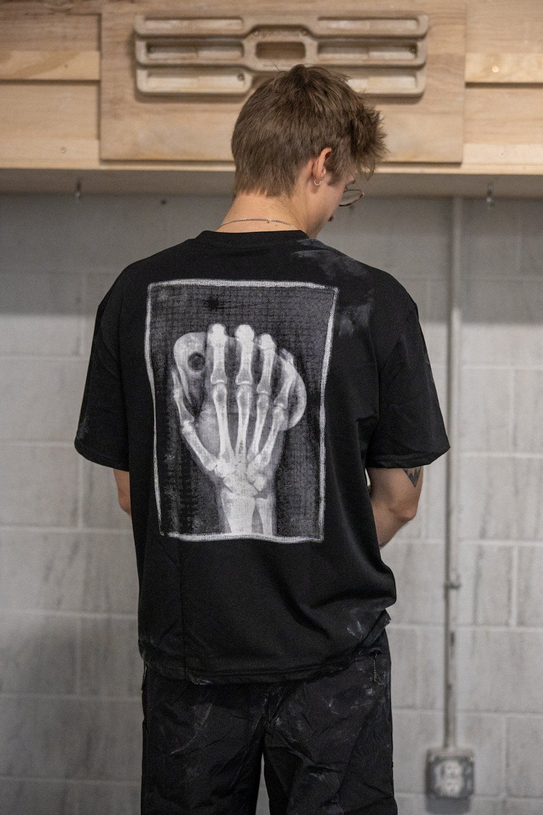rungne_lifestyle_harness-wideleg-pants--beast-mode-chalk-bucket--x-ray-tee_034