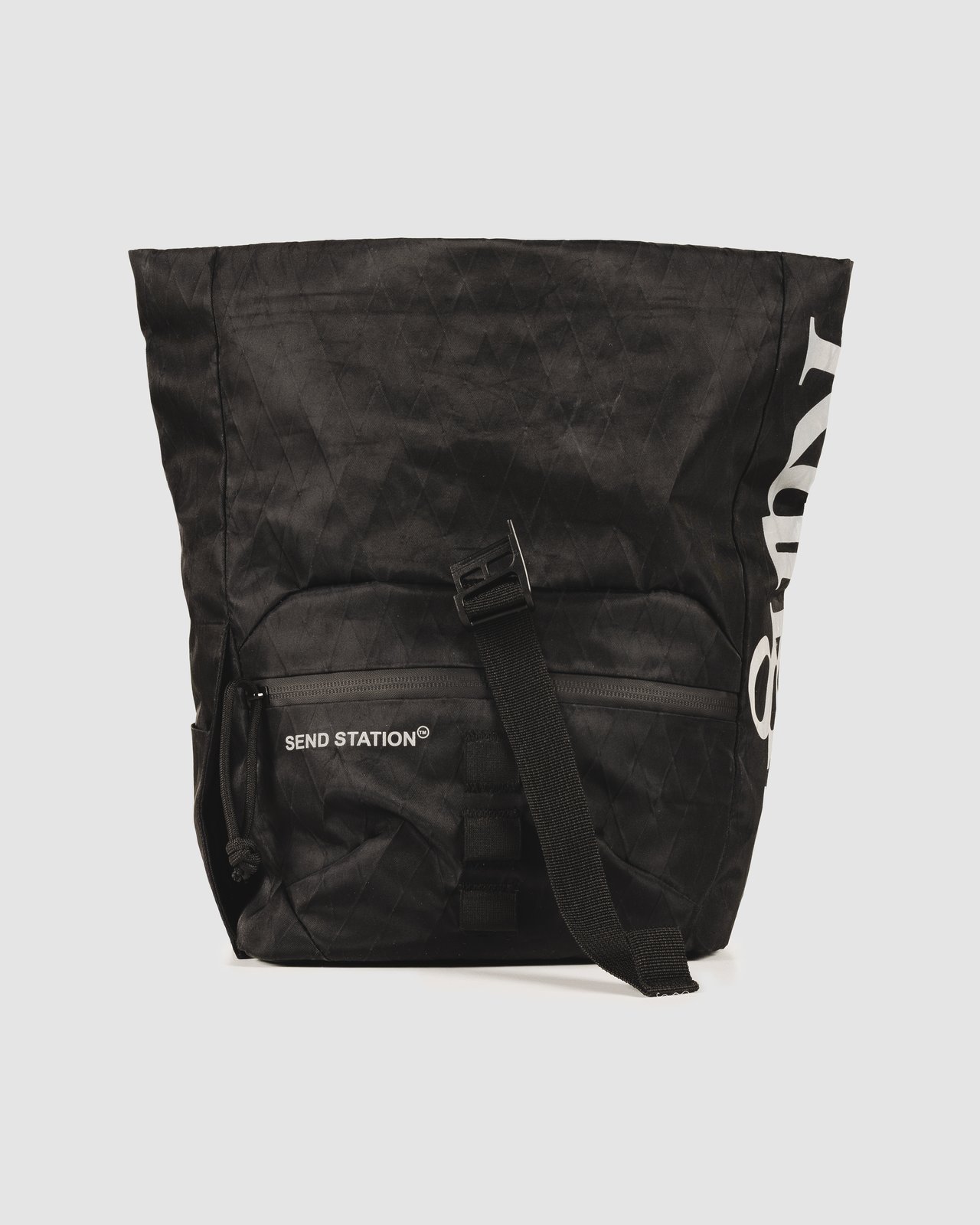 PACKSHOT_SEND-STATION