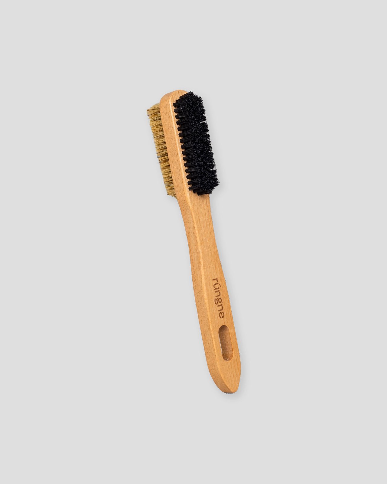 rungne_packshot_double-boaring-chalk-brush_004