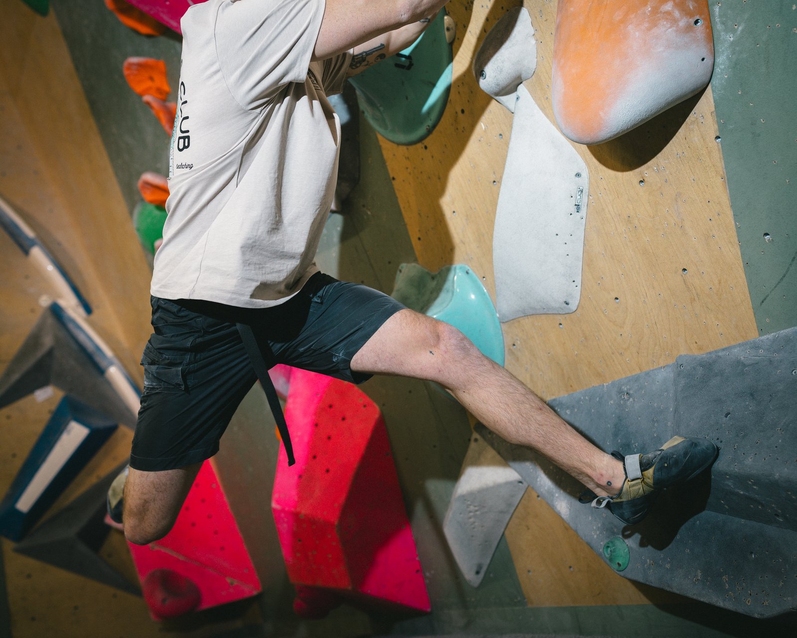 rungne_lifestyle_flow-shorts--boulderheads-tee_002