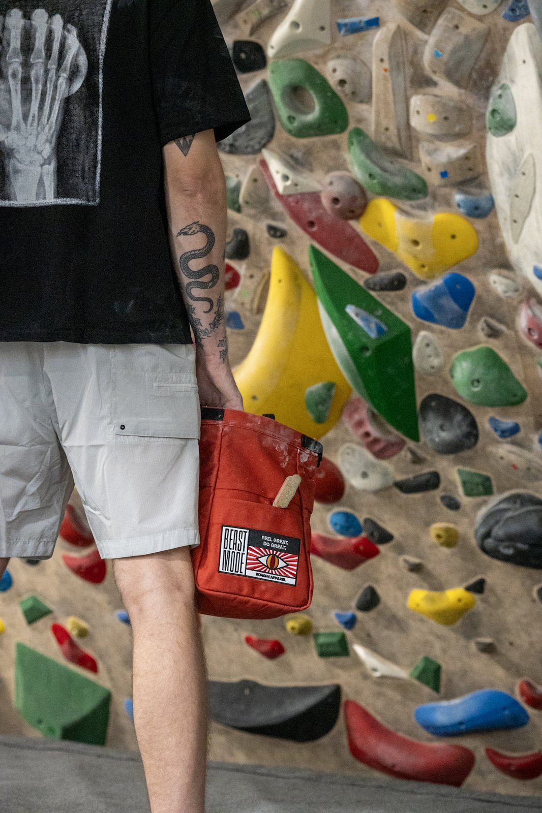 rungne_lifestyle_flow-shorts--beast-mode-chalk-bucket--x-ray-tee_007