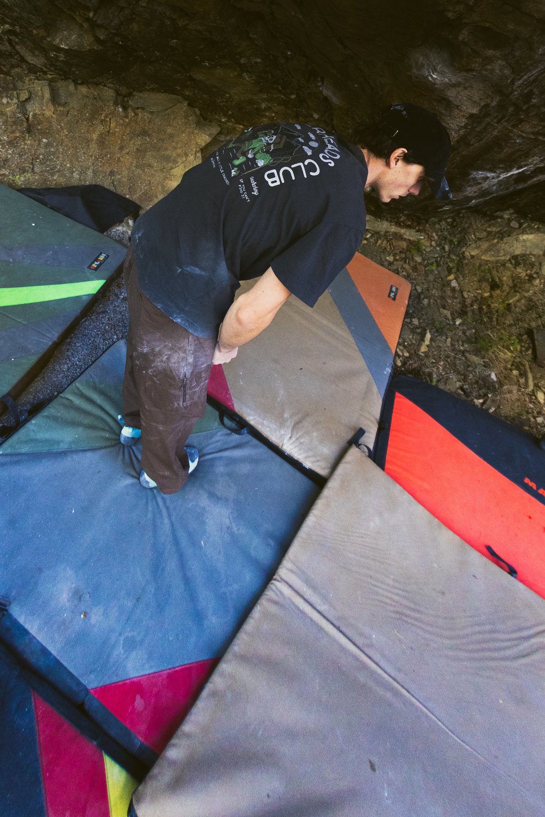 rungne_lifestyle_harness-wideleg-pants--boulderheads-tee_002