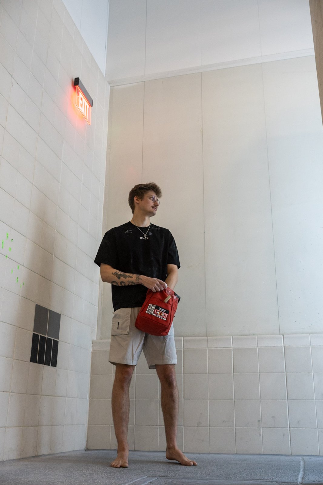 rungne_lifestyle_flow-shorts--beast-mode-chalk-bucket--x-ray-tee_014