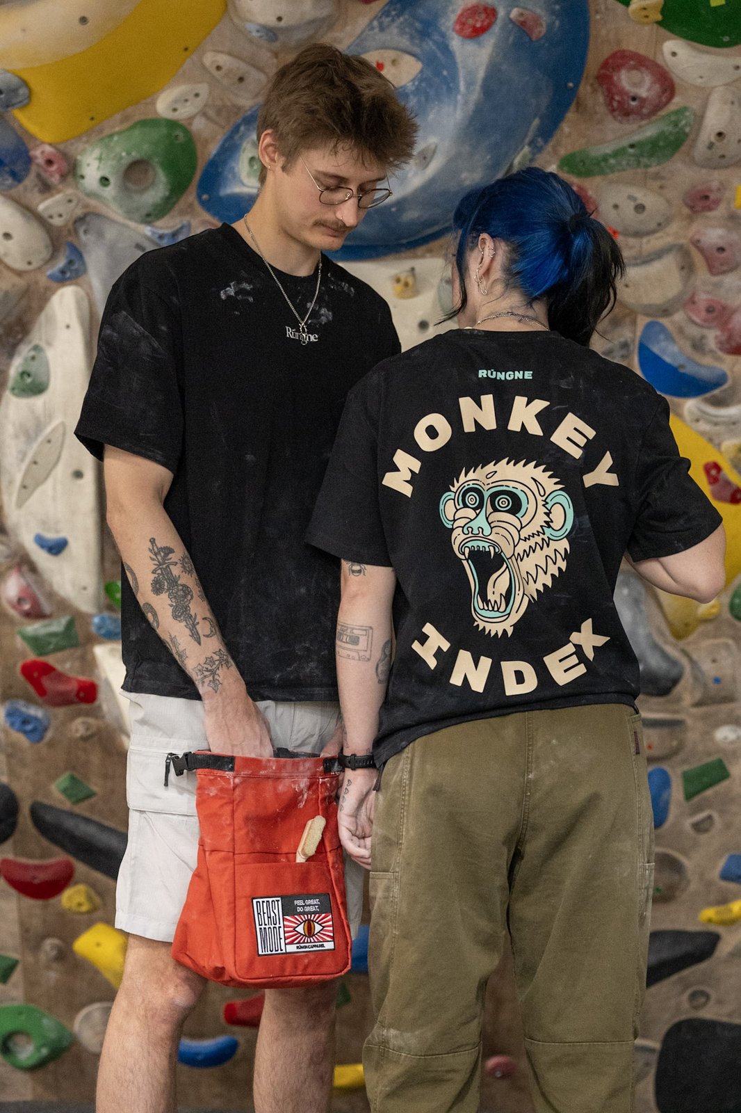 rungne_lifestyle_flow-shorts--monkey-index-tee-regular-fit--beast-mode-chalk-bucket_014