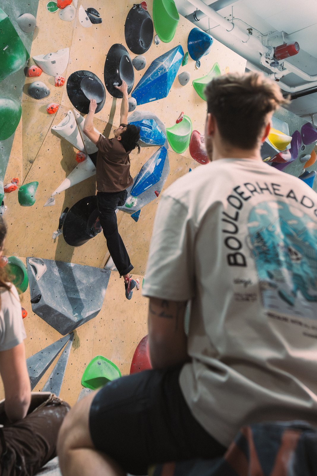 rungne_lifestyle_harness-wideleg-pants--boulderheads-tee--slab-tee-mark