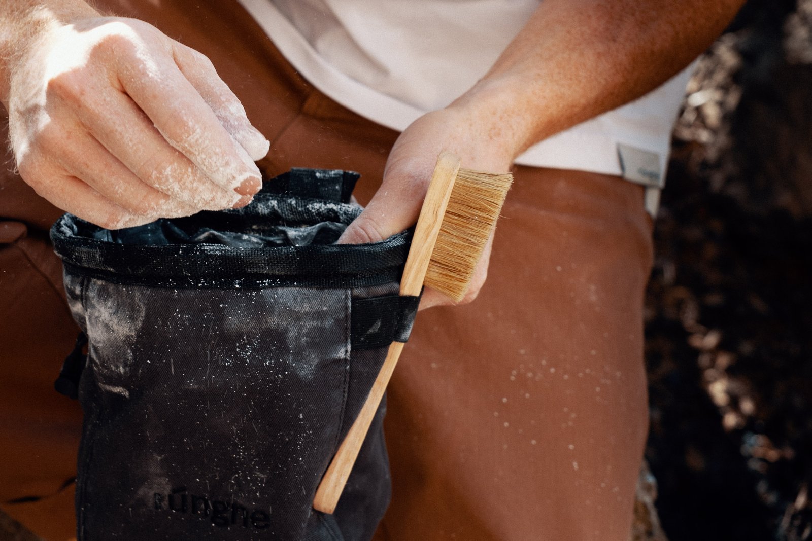 rungne_lifestyle_craft-chalk-bag--boaring-chalk-brush_001