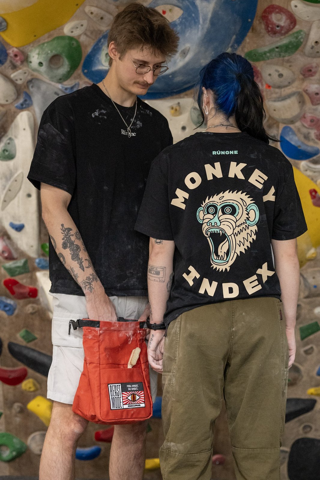 rungne_lifestyle_flow-shorts--monkey-index-tee-regular-fit--beast-mode-chalk-bucket_016