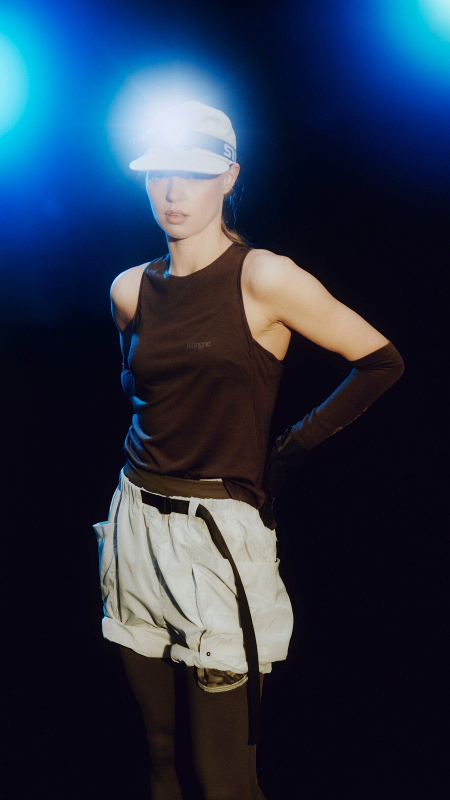rungne_modelshot_womens-sloper-tank-top_pos11_forged-iron