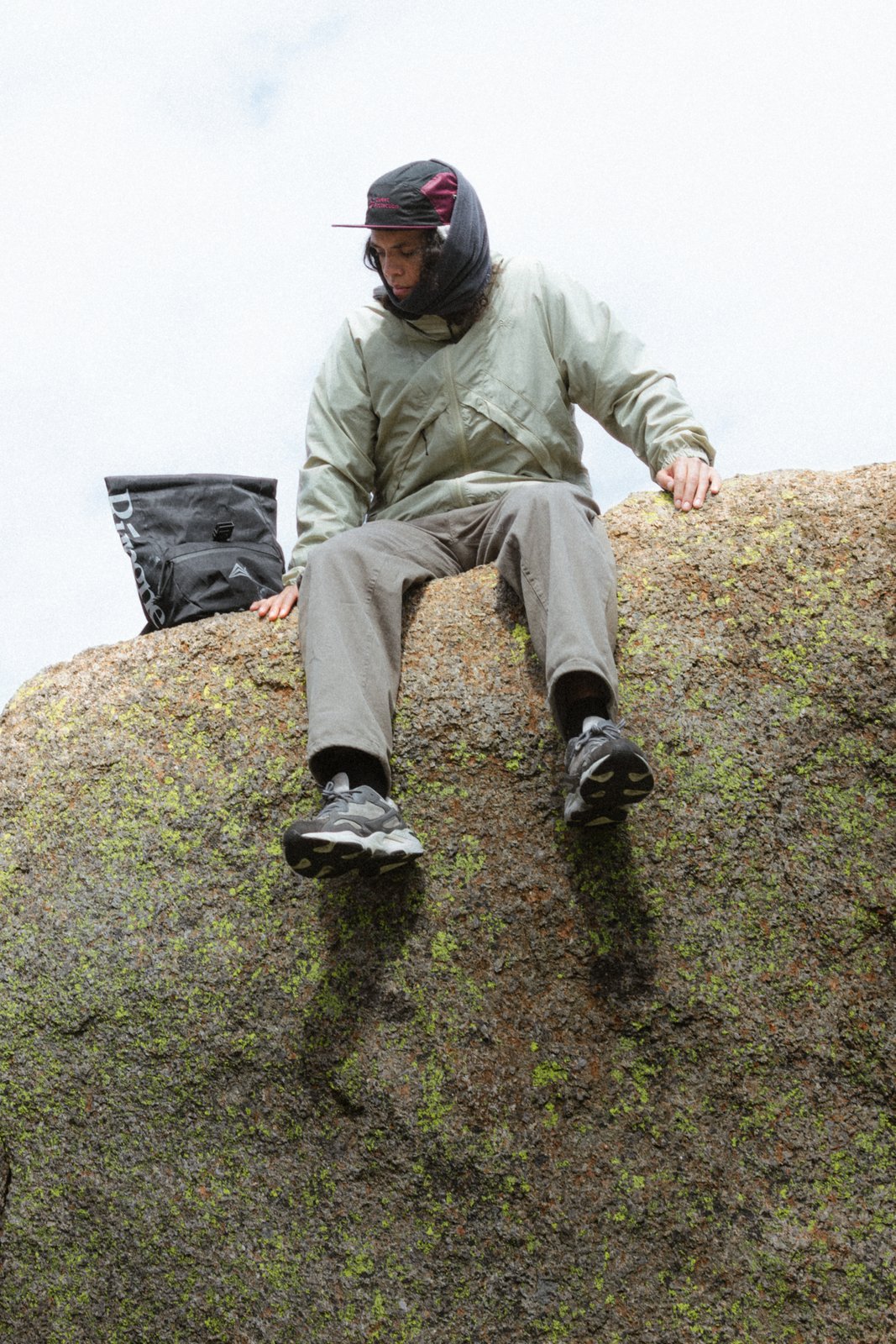 rungne_lifestyle_flow-jacket--highballer-utility-soft-stretch--send-station-bucket
