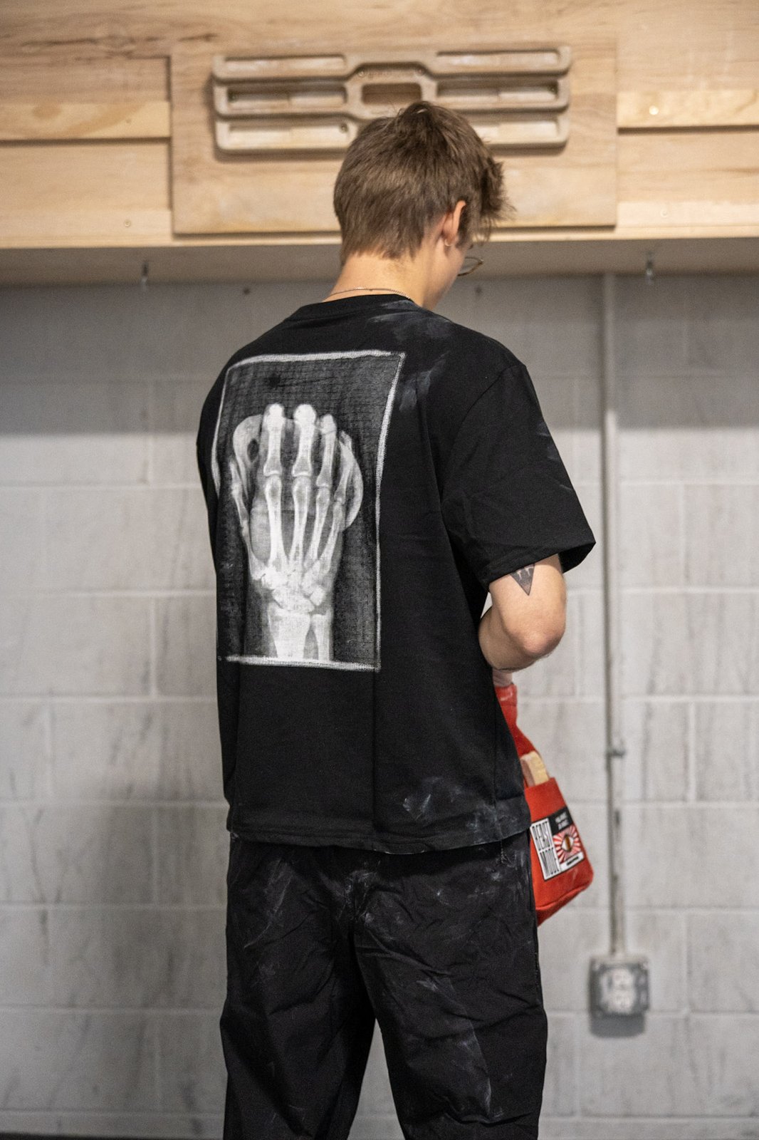 rungne_lifestyle_harness-wideleg-pants--beast-mode-chalk-bucket--x-ray-tee_019