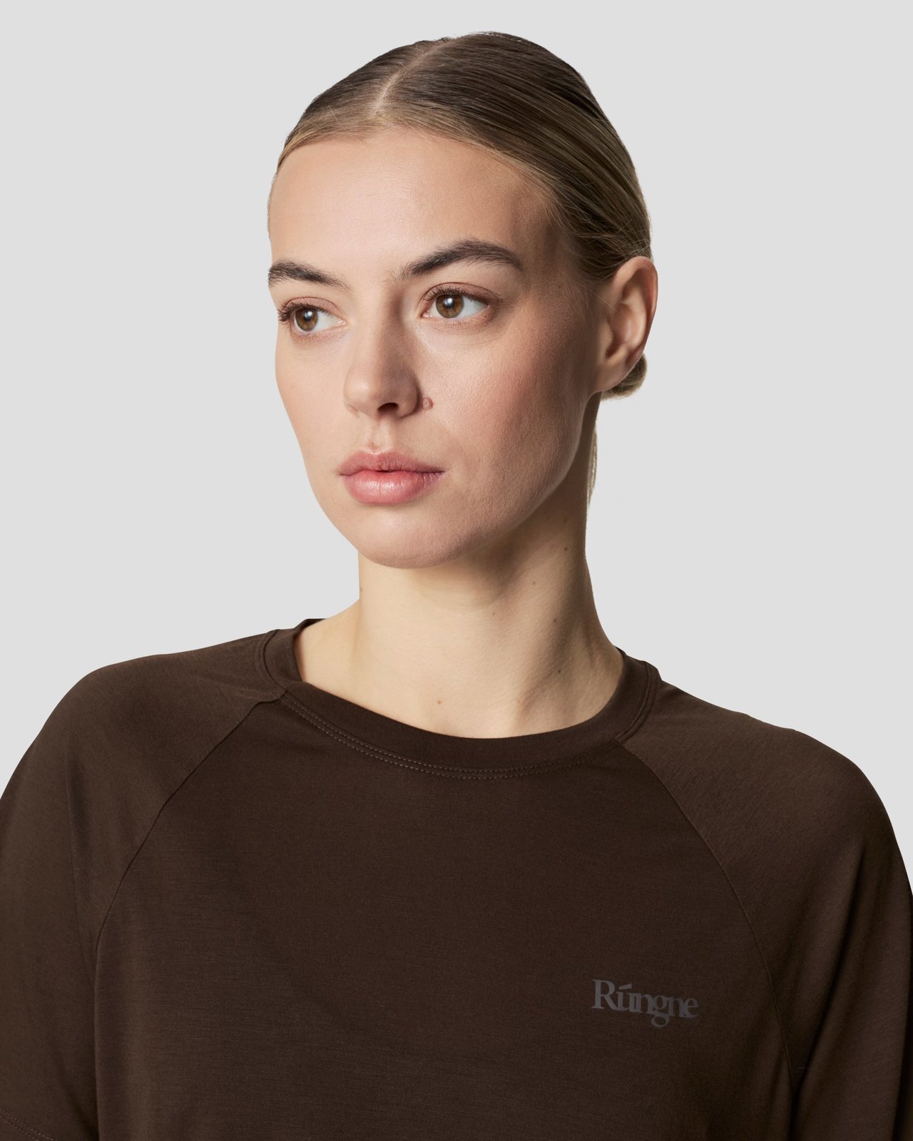rungne_modelshot_womens-sloper-tee_pos07_forged-iron