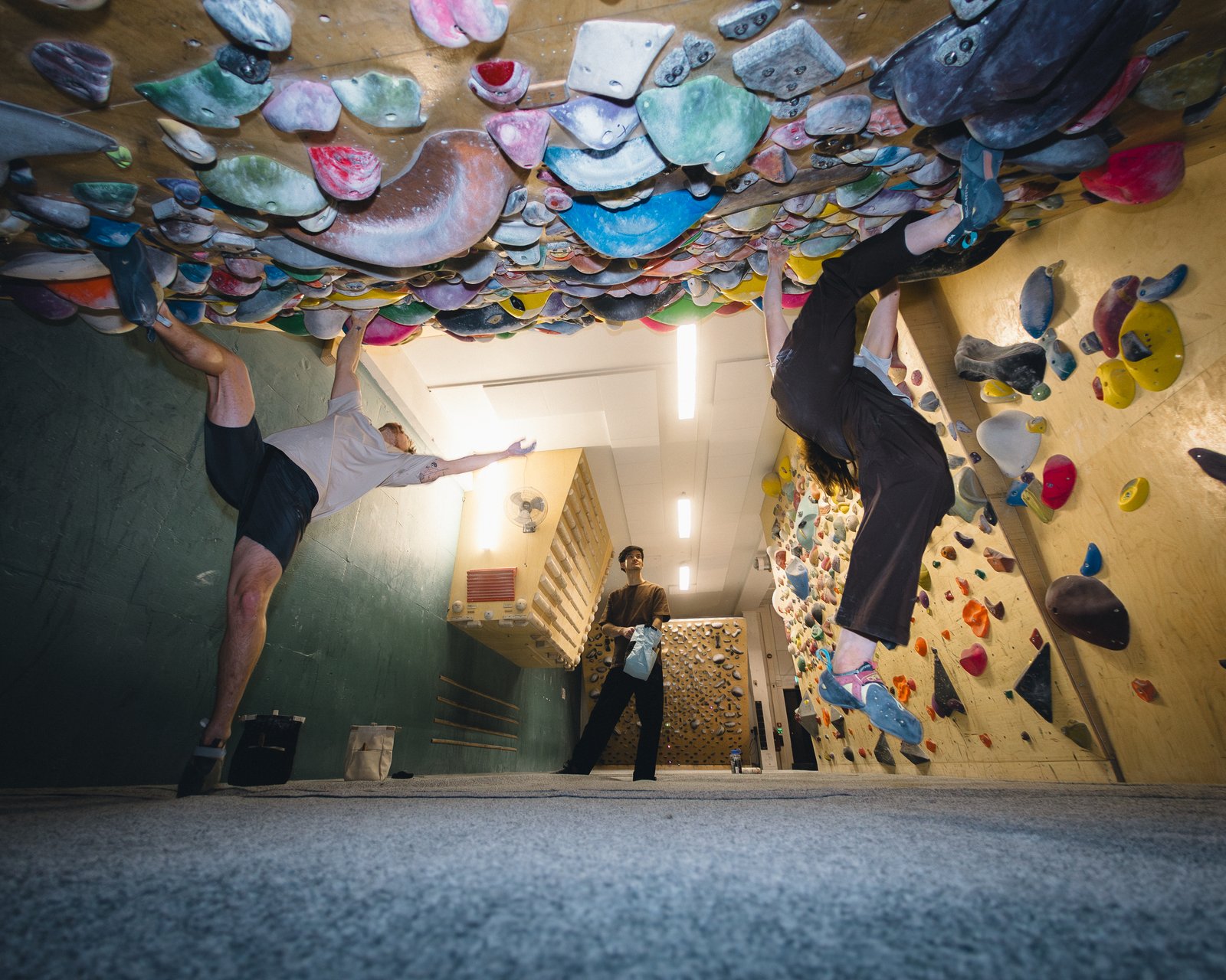 rungne_lifestyle_harness-wideleg-pants--flow-shorts--boulderheads-tee_007
