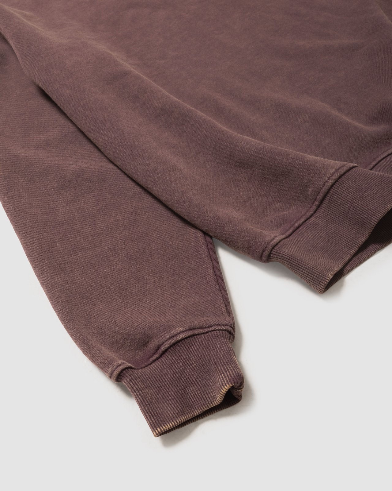 rungne_packshot_project-crewneck_006